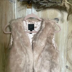 KAWAII PASTEL PINK FUR VEST